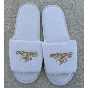 Inn on Biltmore Estate Slippers NEW White Gold Embroidered READ